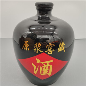 原漿窖藏黑酒字